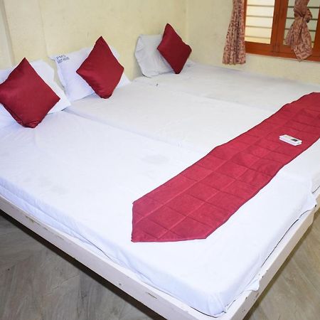 بونديتْشيري Pms Guest House المظهر الخارجي الصورة