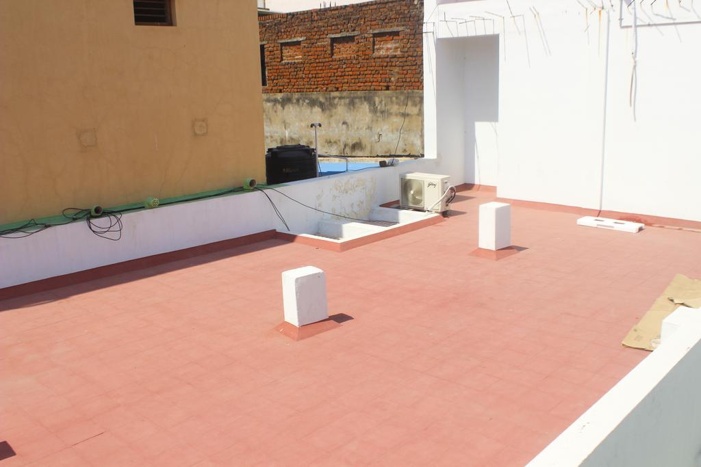 بونديتْشيري Pms Guest House المظهر الخارجي الصورة
